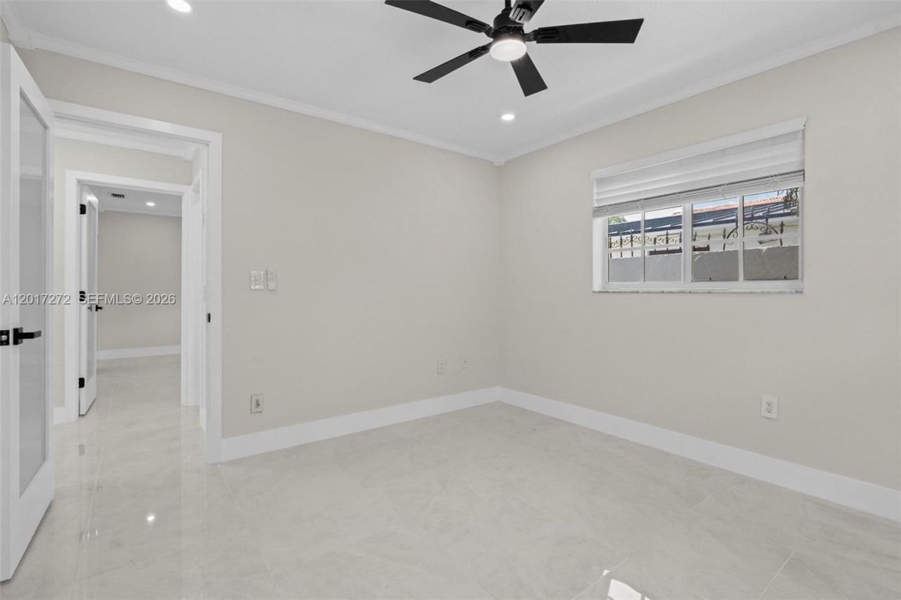 1900 SW 24th St, Miami, FL 33145 Photo