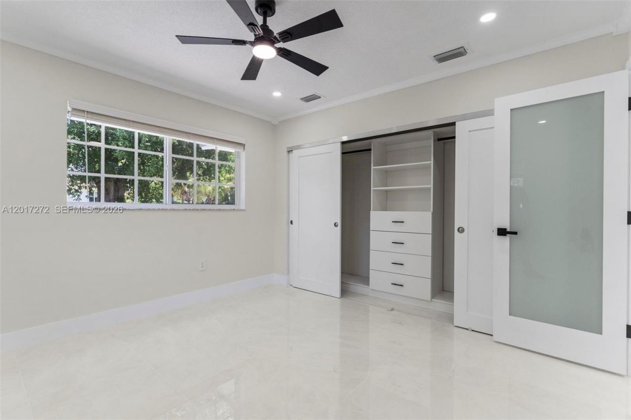 1900 SW 24th St, Miami, FL 33145 Photo