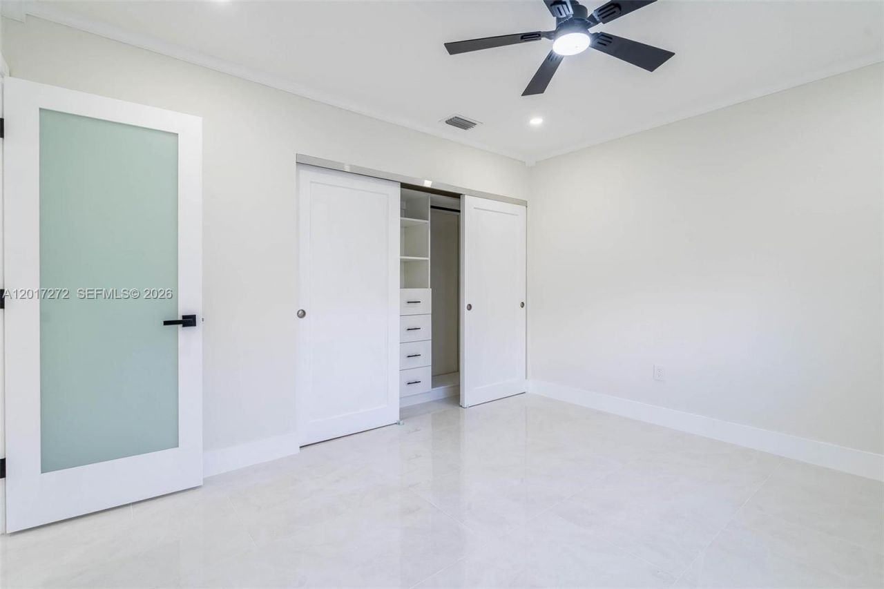 1900 SW 24th St, Miami, FL 33145 Photo