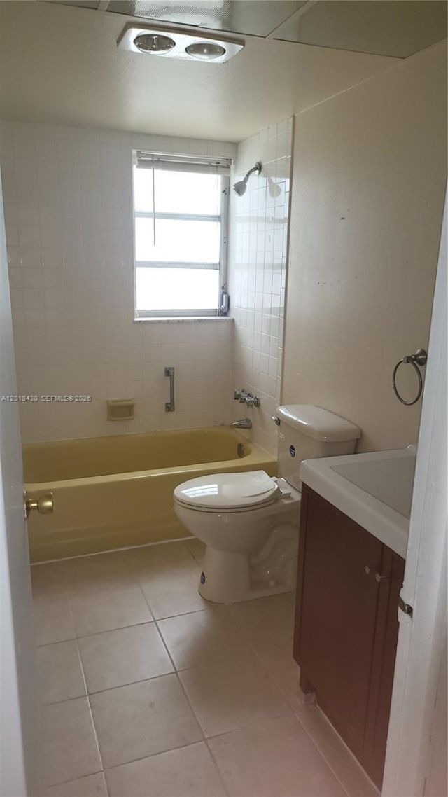 1001 NE 14th Ave , Unit 201, Hallandale Beach, FL 33009 Photo