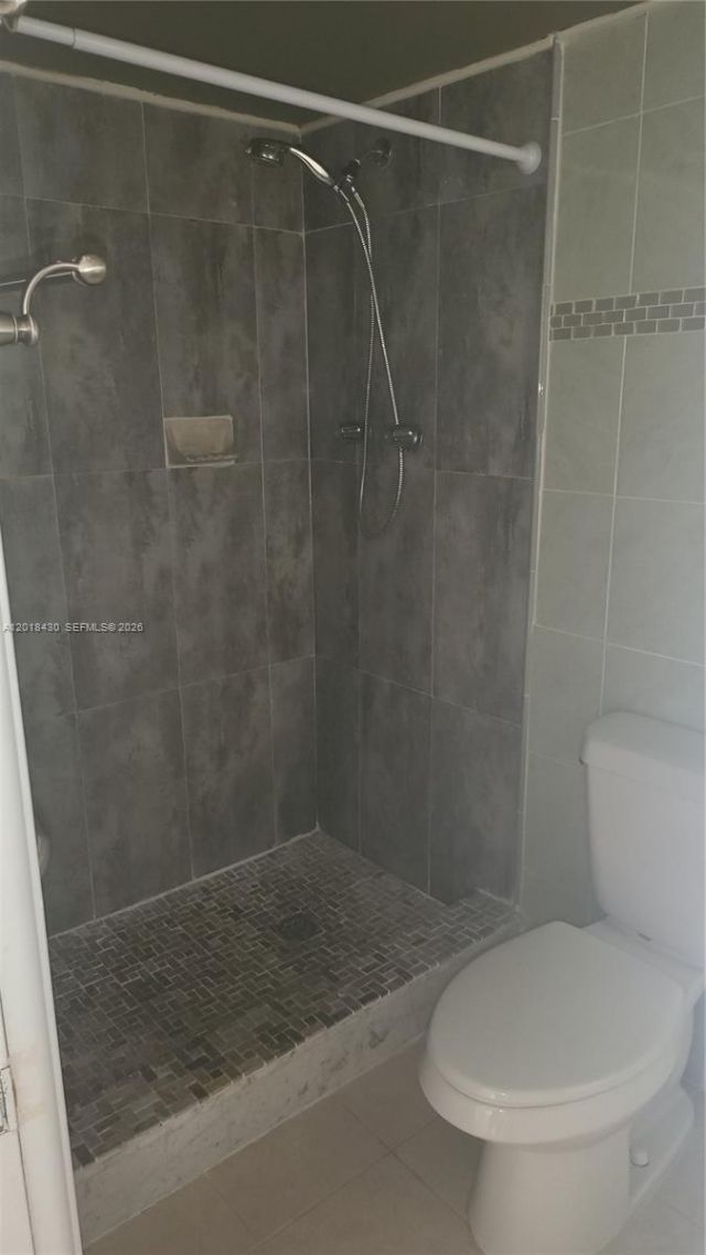 1001 NE 14th Ave , Unit 201, Hallandale Beach, FL 33009 Photo