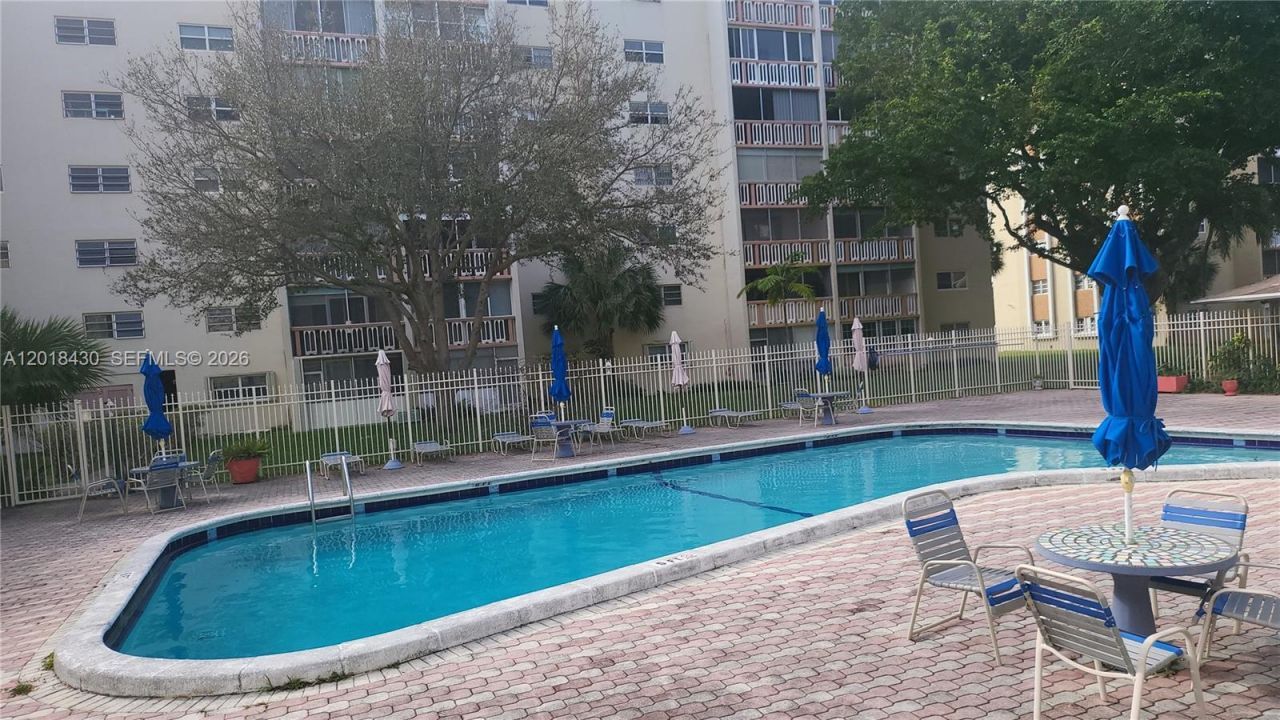 1001 NE 14th Ave , Unit 201, Hallandale Beach, FL 33009 Photo
