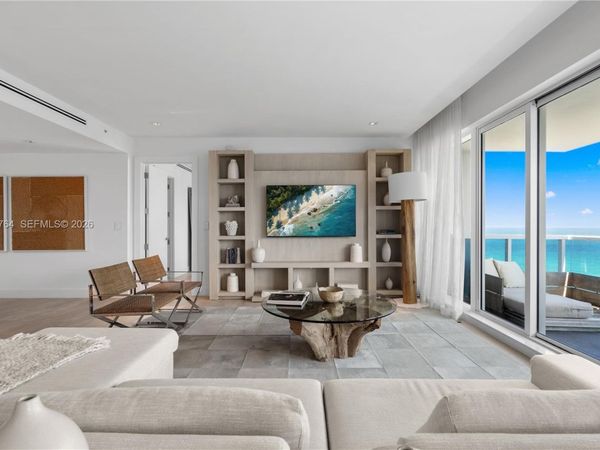 102 24th St , Unit PH-1706, Miami Beach, FL 33139