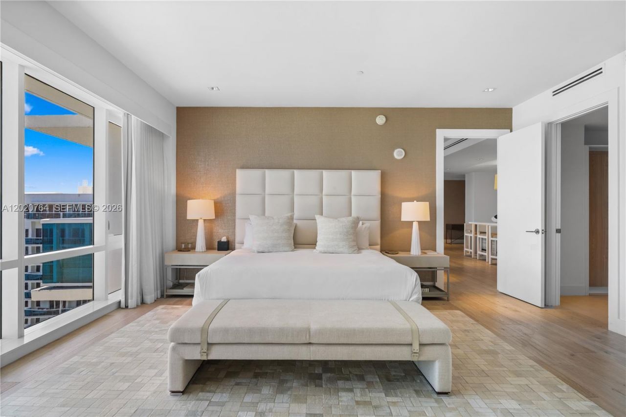 102 24th St , Unit PH-1706, Miami Beach, FL 33139 Photo