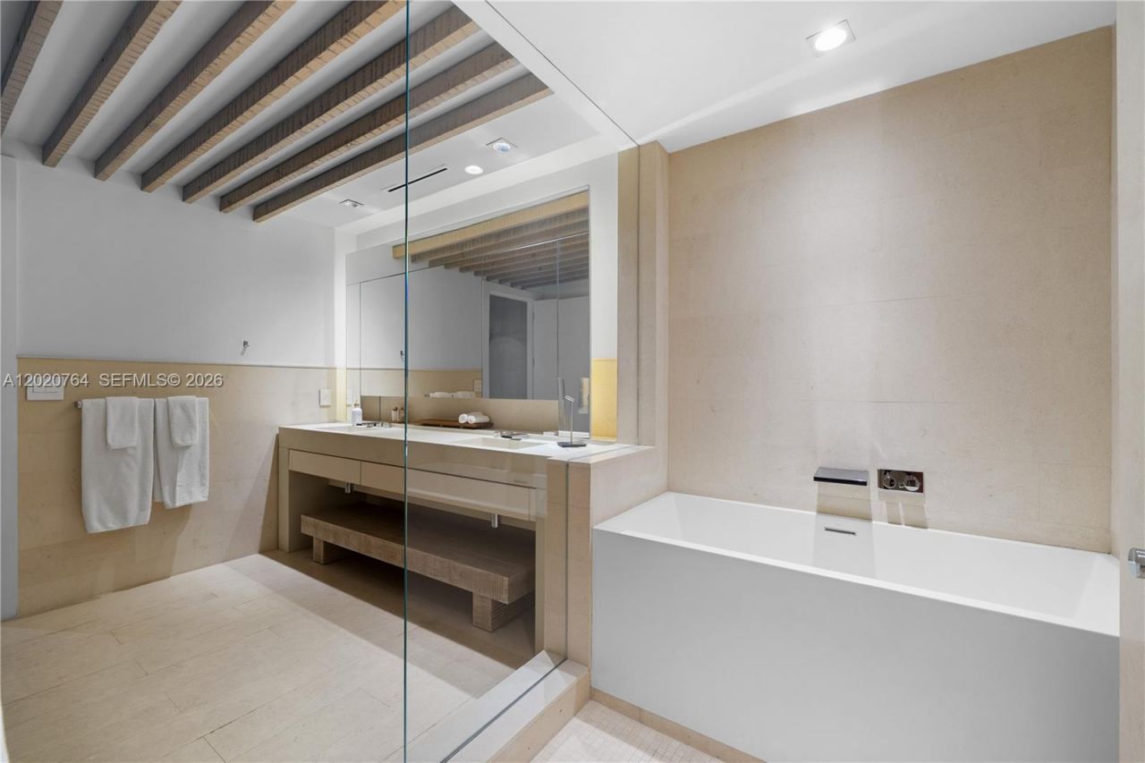 102 24th St , Unit PH-1706, Miami Beach, FL 33139 Photo