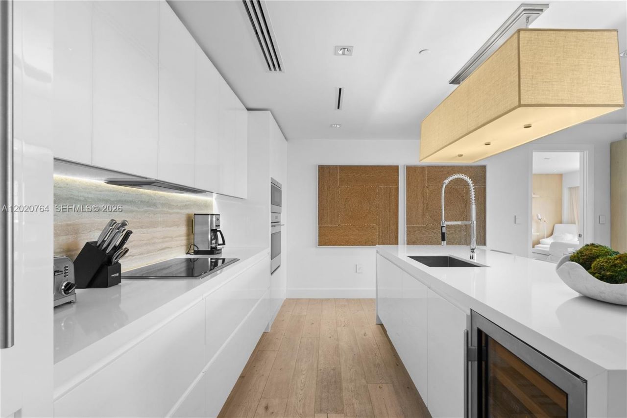 102 24th St , Unit PH-1706, Miami Beach, FL 33139 Photo