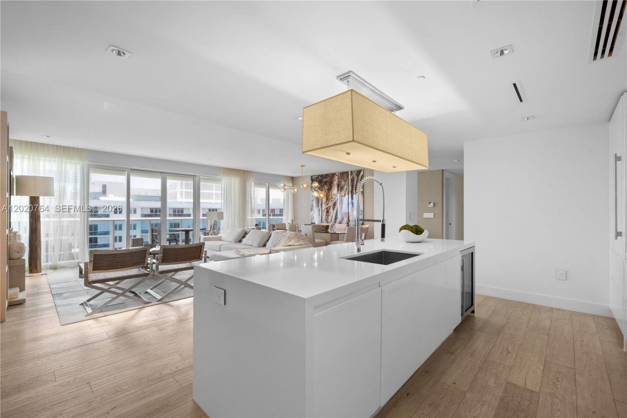 102 24th St , Unit PH-1706, Miami Beach, FL 33139 Photo
