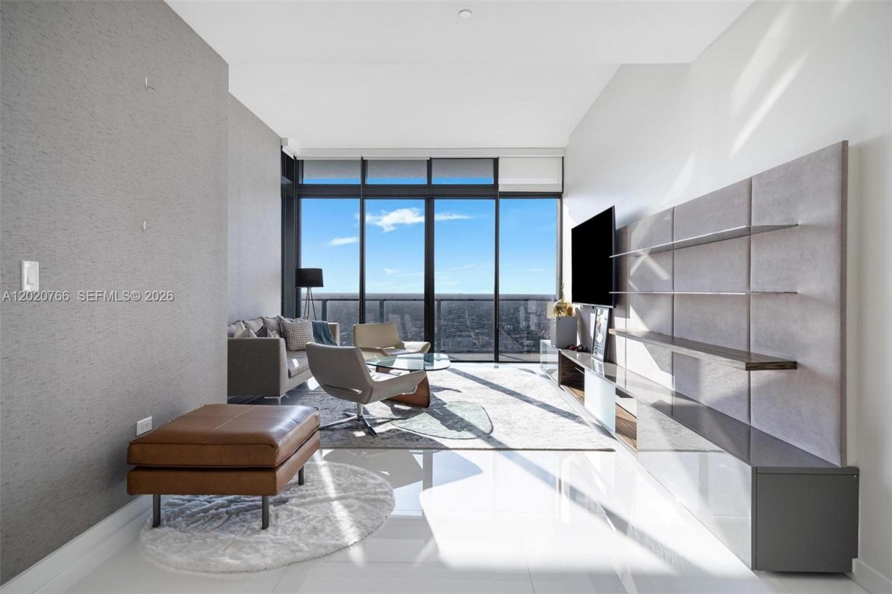 88 SW 7th St , Unit 4203, Miami, FL 33130 Photo