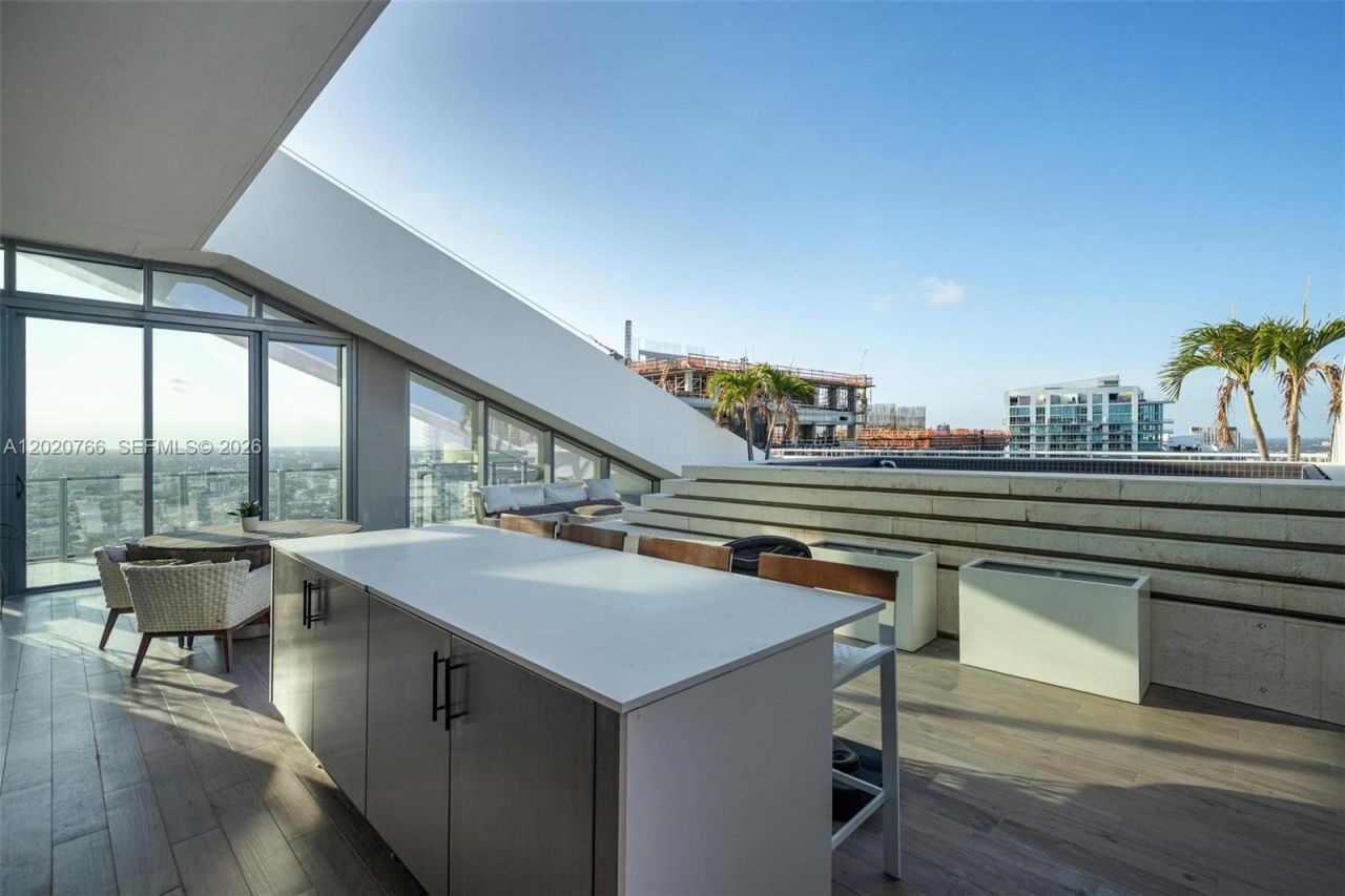 88 SW 7th St , Unit 4203, Miami, FL 33130 Photo