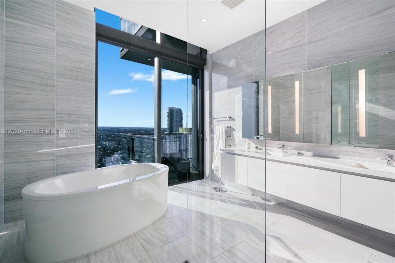 88 SW 7th St , Unit 4203, Miami, FL 33130 Photo