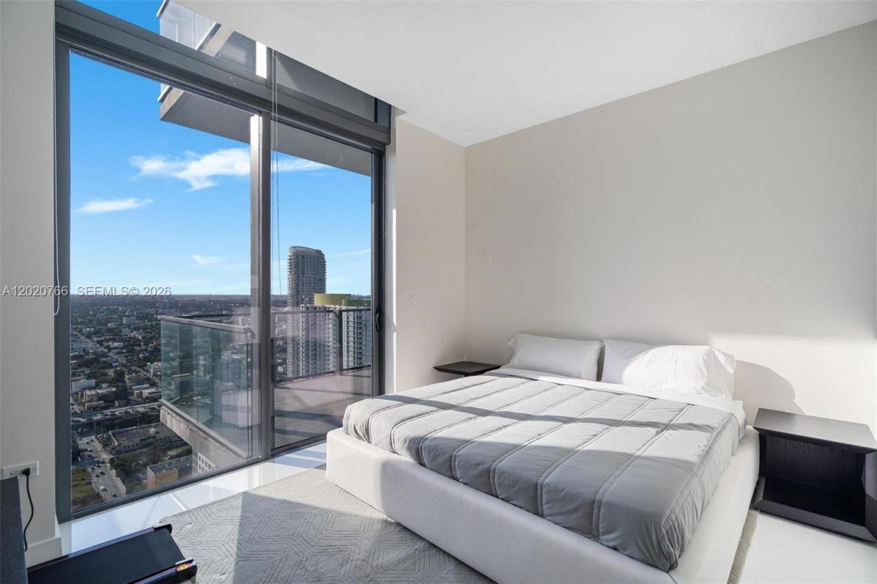88 SW 7th St , Unit 4203, Miami, FL 33130 Photo