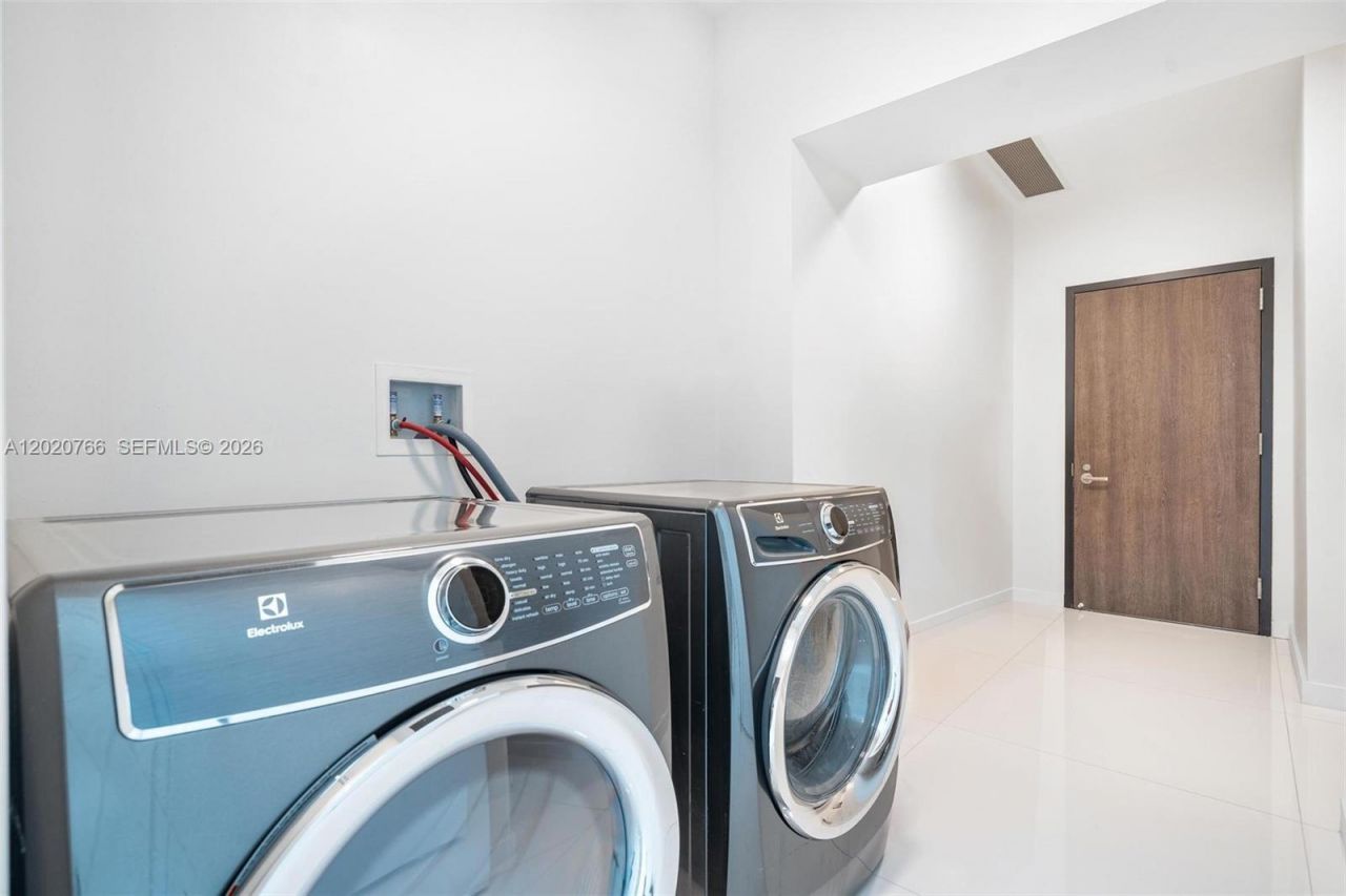 88 SW 7th St , Unit 4203, Miami, FL 33130 Photo
