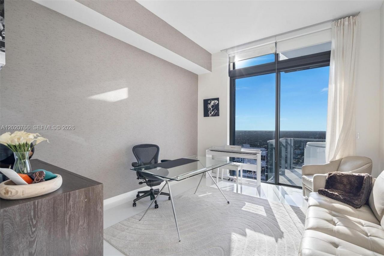 88 SW 7th St , Unit 4203, Miami, FL 33130 Photo