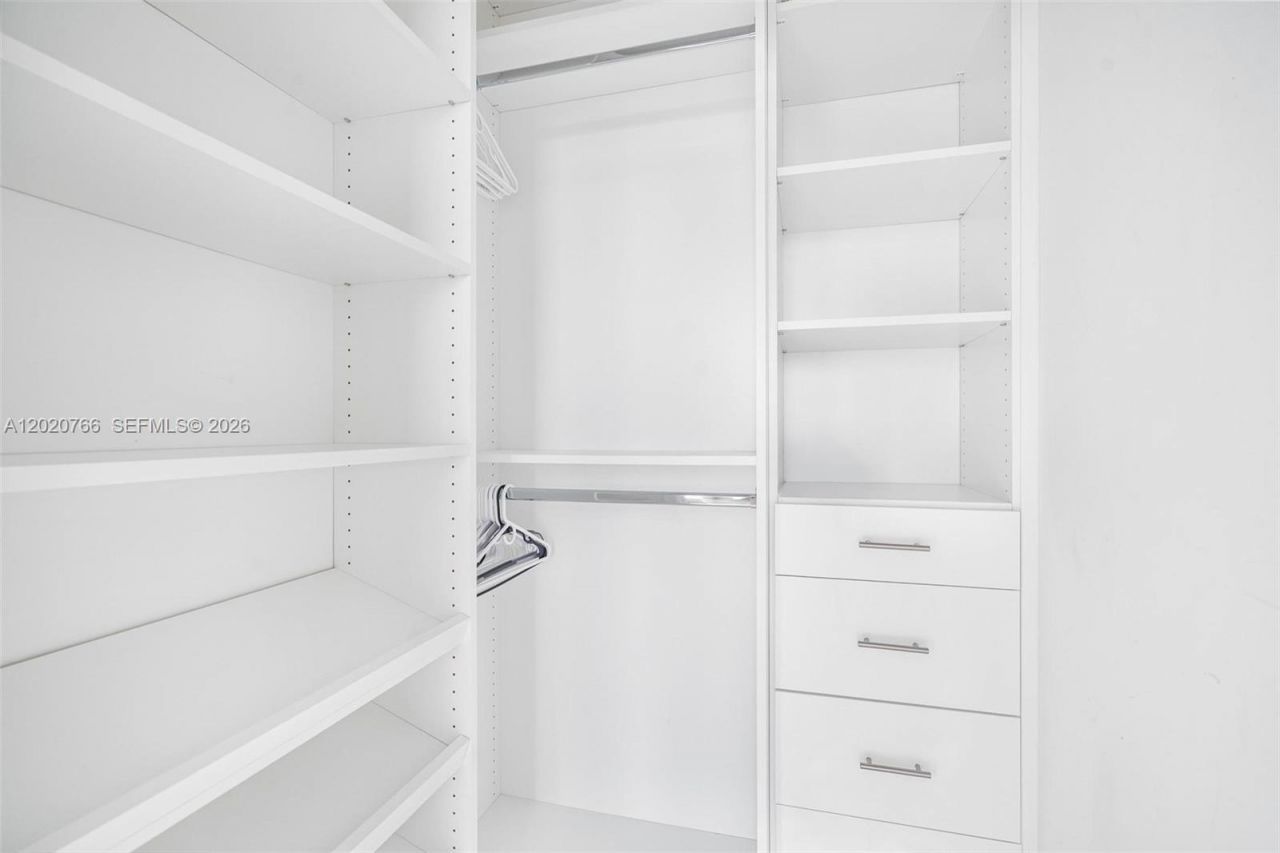 88 SW 7th St , Unit 4203, Miami, FL 33130 Photo