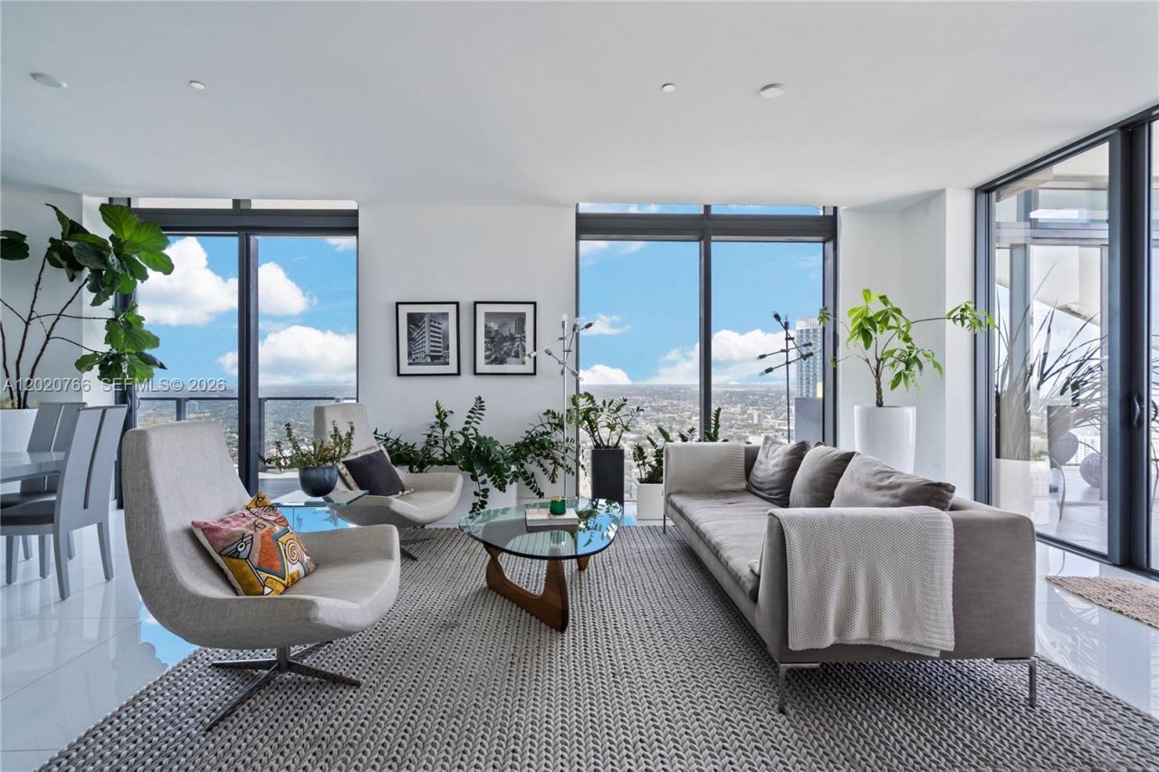 88 SW 7th St , Unit 4203, Miami, FL 33130 Photo