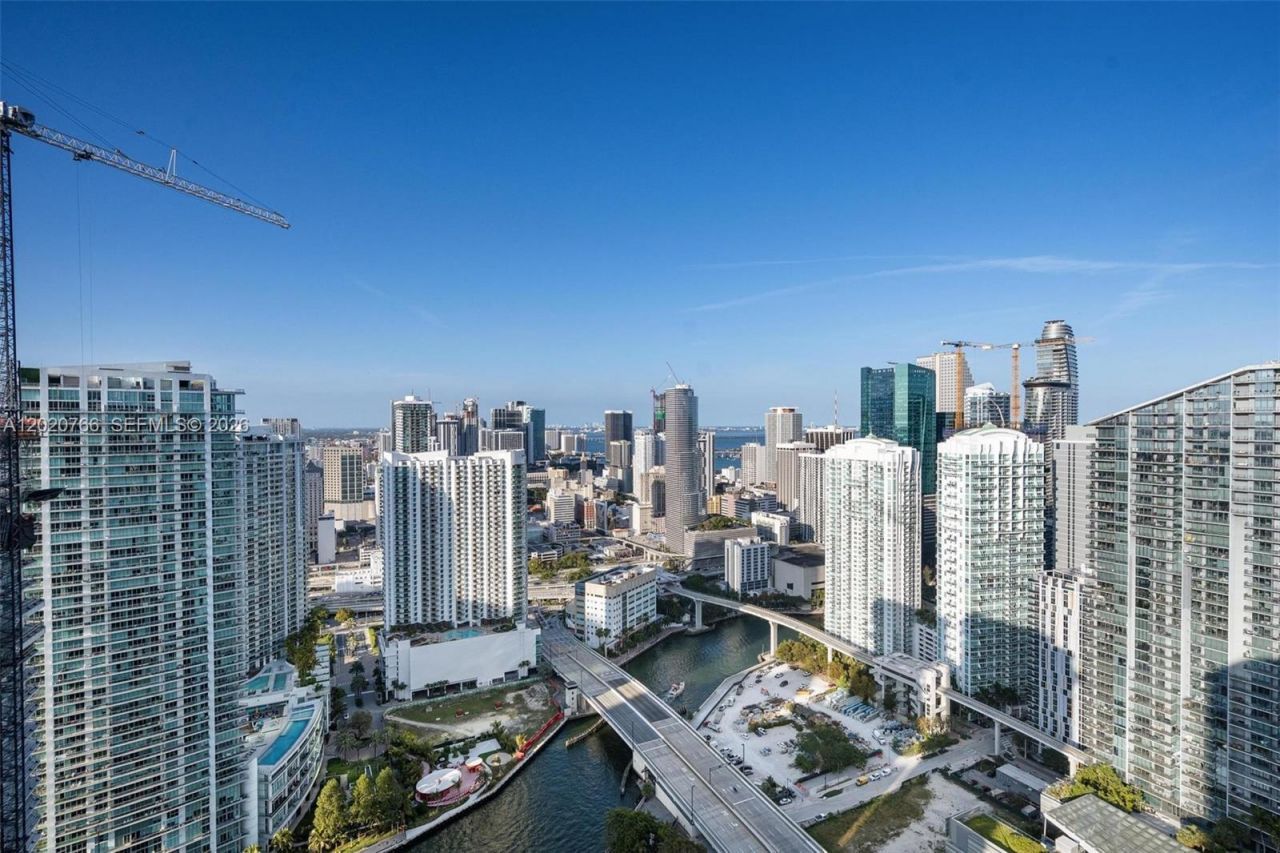 88 SW 7th St , Unit 4203, Miami, FL 33130 Photo
