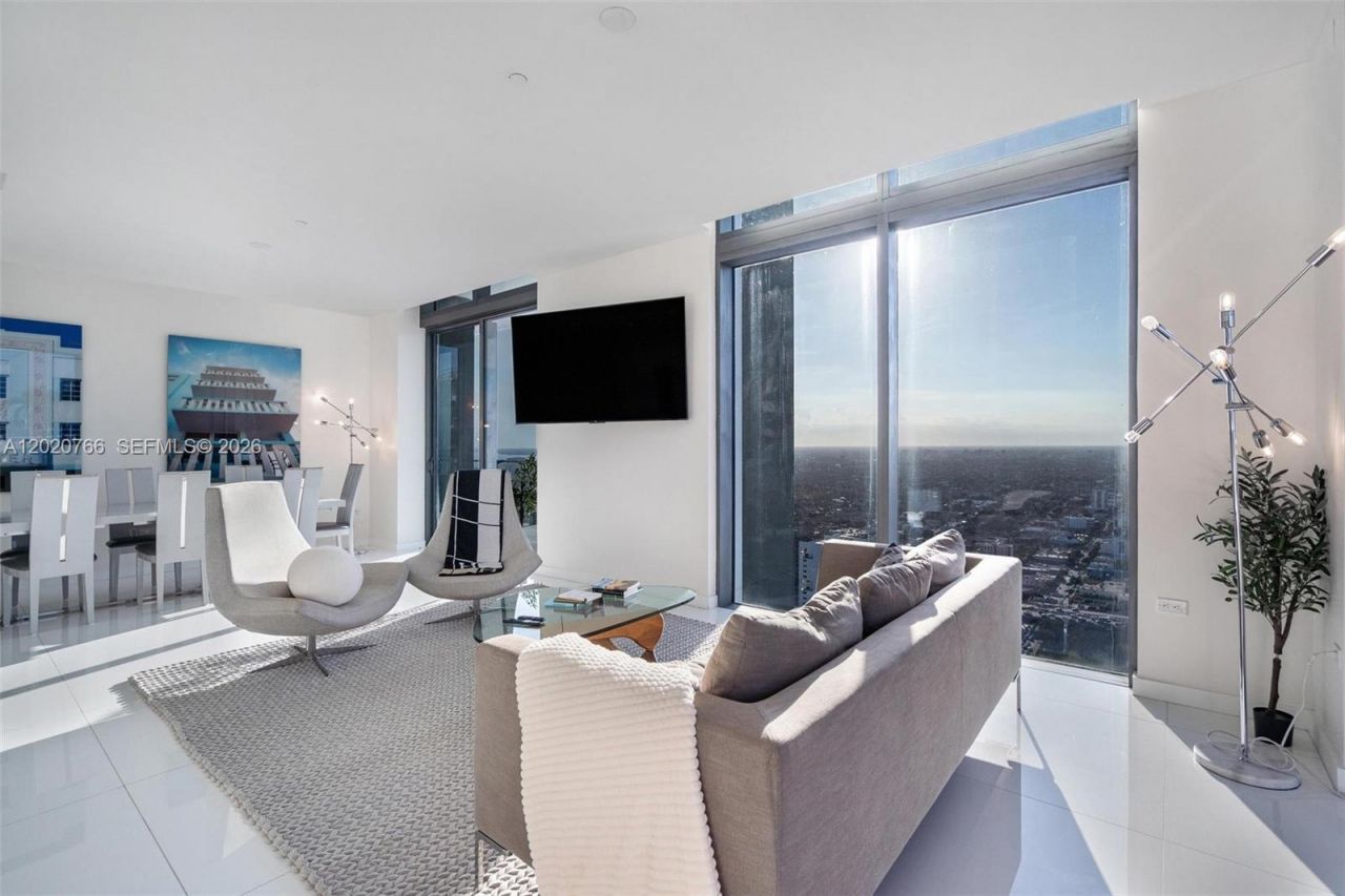 88 SW 7th St , Unit 4203, Miami, FL 33130 Photo