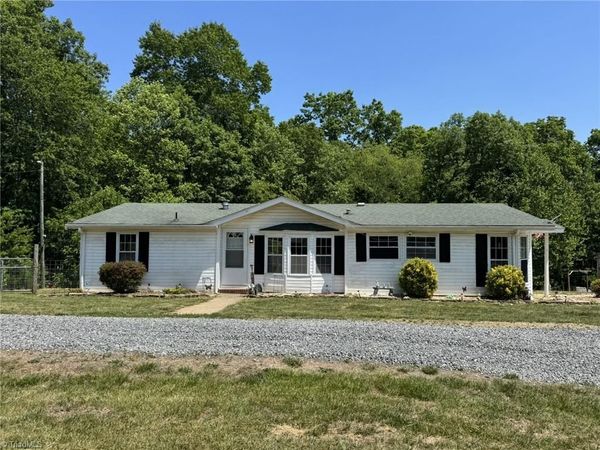 3028 Quaker Church Road , Pinnacle, NC 27043