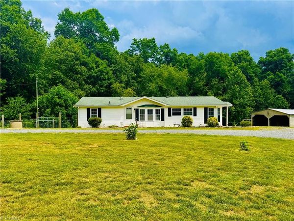 3028 Quaker Church Road, Pinnacle, NC 27043