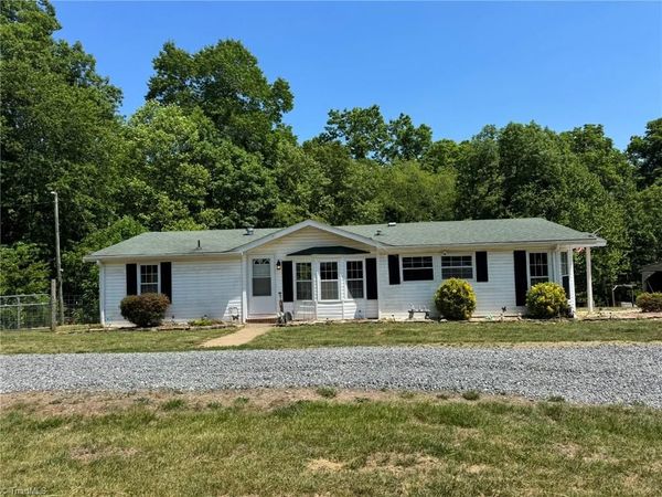 3028 Quaker Church Road , Pinnacle, NC 27043