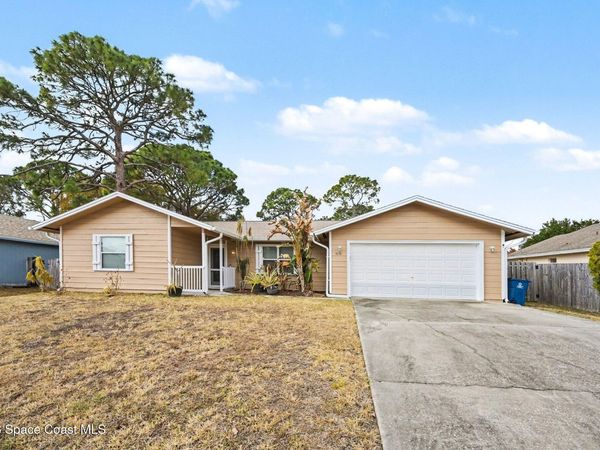 1070 Lee Avenue NW , Melbourne, FL 32907