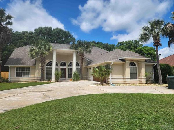 2007 Hamilton Crossing, Pensacola, FL 32533