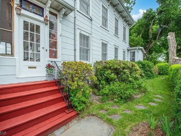 8 Kelly Place, Stanhope, NJ 07874