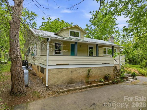 506 Johnston School Road, Asheville, NC 28806