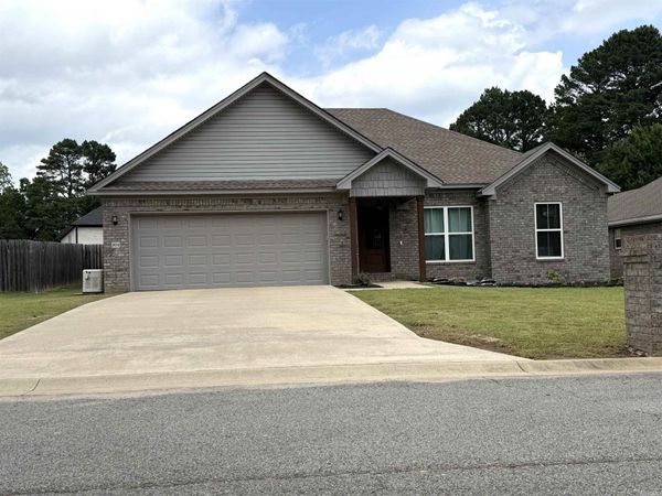 804 laurel Court , Searcy, AR 72143