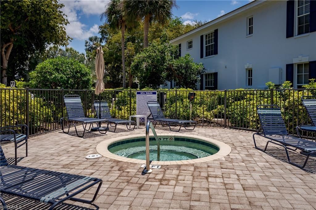 7046 Barrington Cir , Unit 202, Naples, FL 34108 Photo
