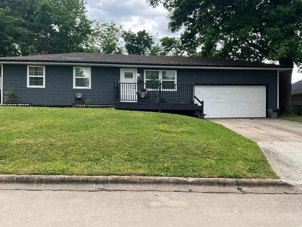 2804 W Whiteside Street , Springfield, MO 65807