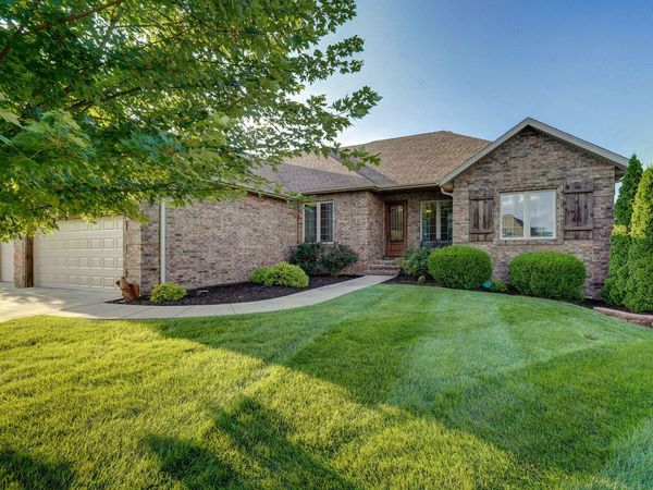 1653 N Oakfair Place , Springfield, MO 65802