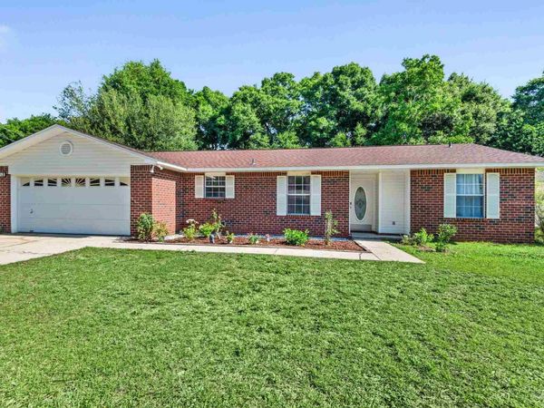 5475 Chantilly Cir, Milton, FL 32583