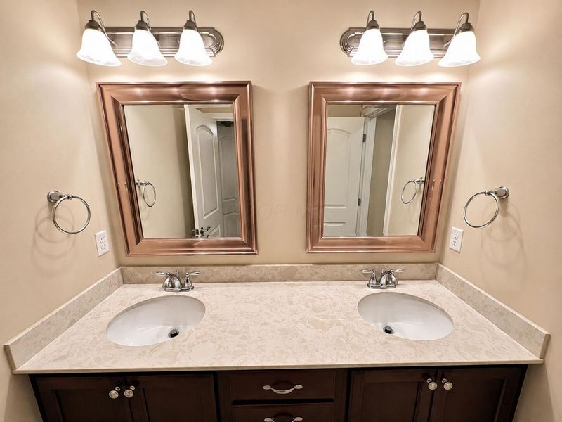 3818 Rennes, Columbus, OH 43221 Photo 17