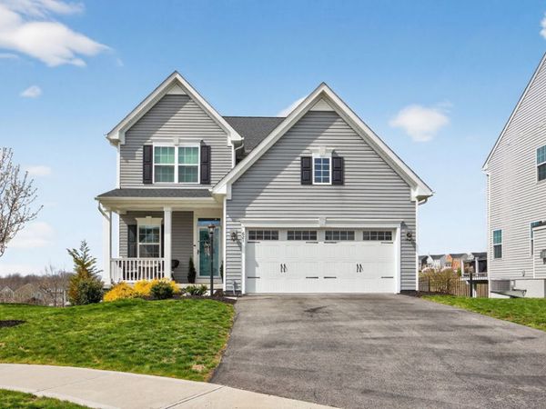 621 Burberry Boulevard, Zelienople, PA 16063