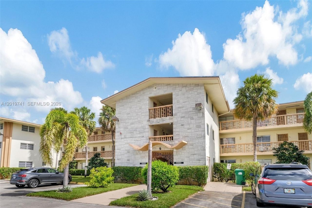 17001 NE 13th Ave , Unit 306, Miami, FL 33162 Photo