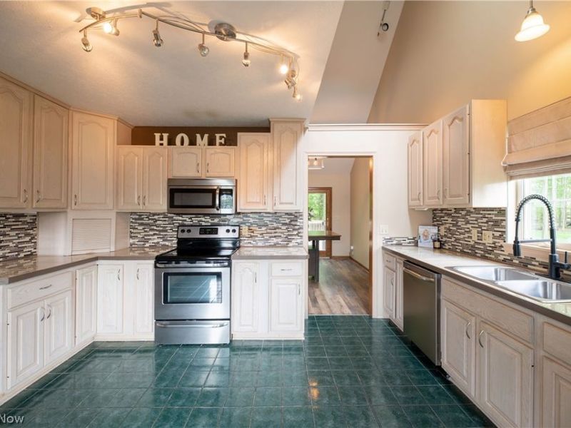 4534 Cobblestone Trail, Ravenna, OH 44266 Photo 9