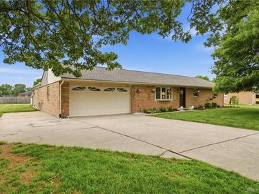 121 Chestnut Ave, Carlisle, OH 45005
