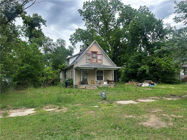 623 N C Street , Rogers, AR 72756