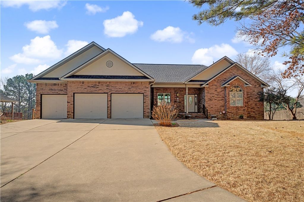 70 McKenzie Drive  Bella Vista, AR 72715