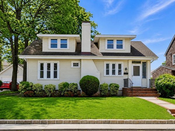 176 Wright Avenue , Malverne, NY 11565