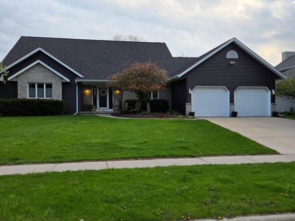 200 Fairbrook Drive, Waunakee, WI 53597