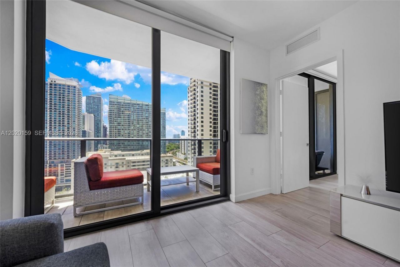 55 SW 9th St, Unit 1804, Miami, FL 33130 Photo