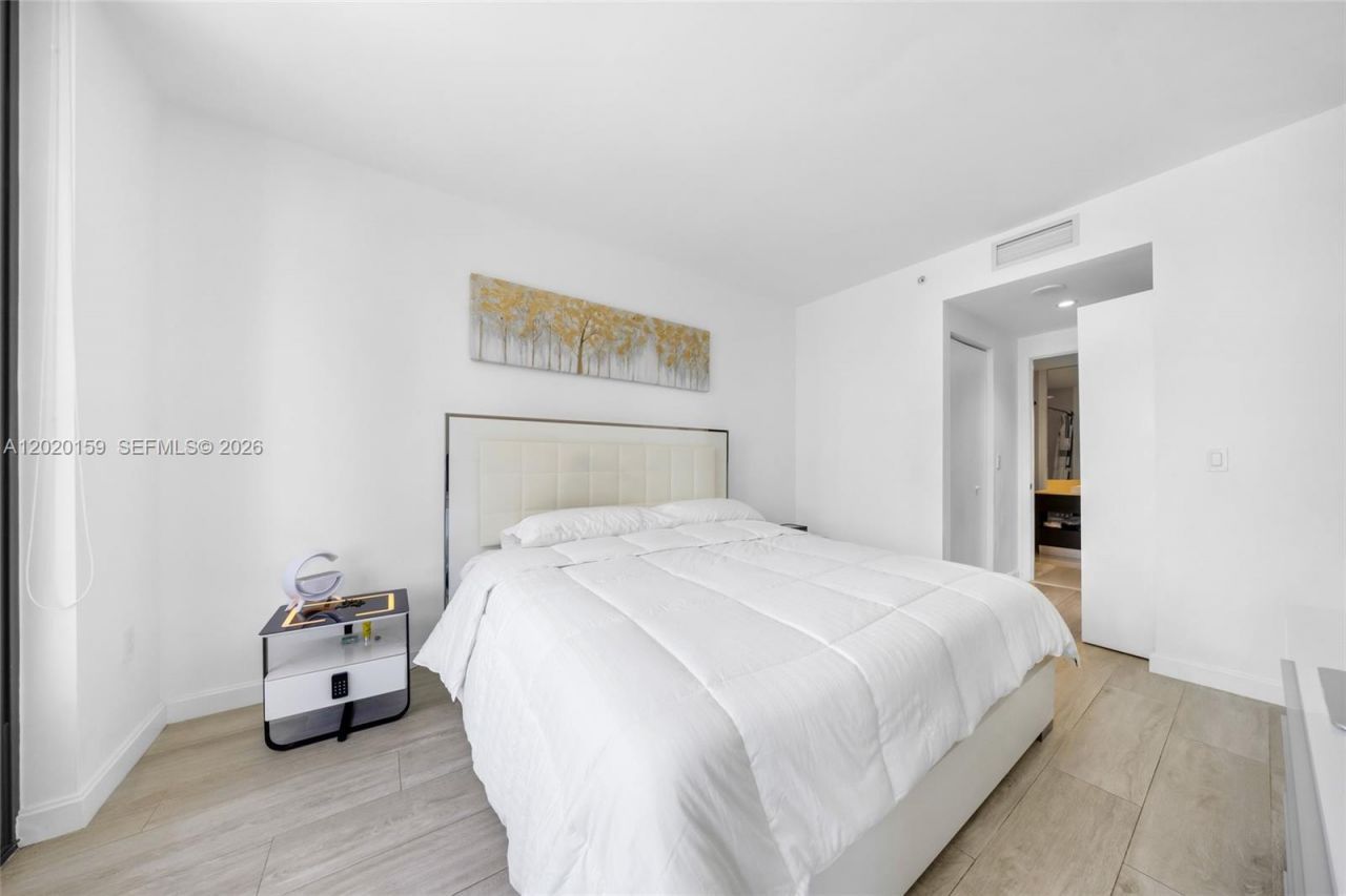 55 SW 9th St, Unit 1804, Miami, FL 33130 Photo