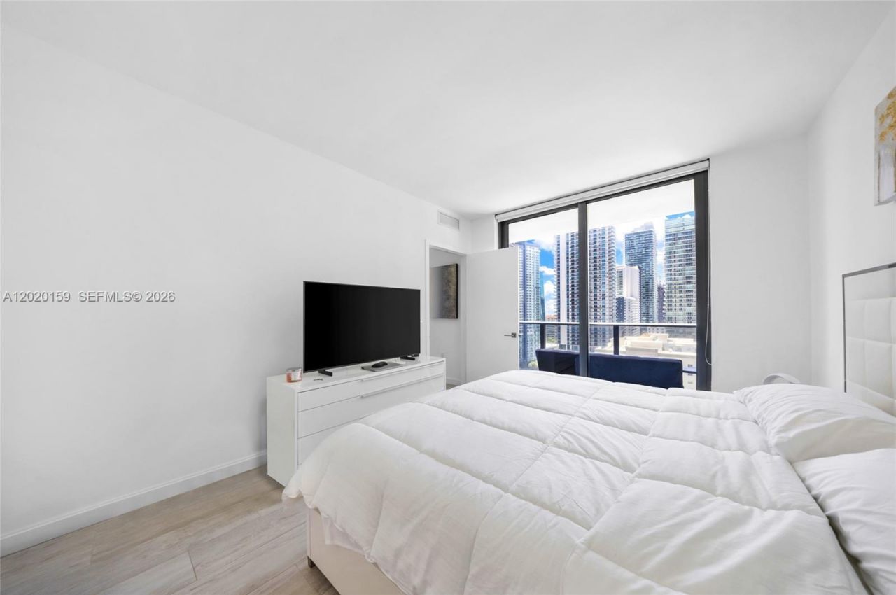 55 SW 9th St, Unit 1804, Miami, FL 33130 Photo