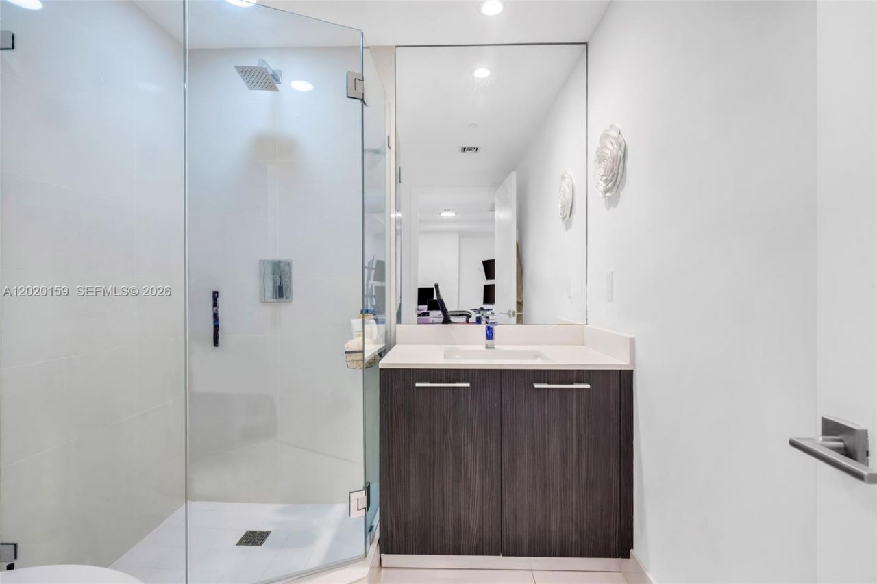 55 SW 9th St, Unit 1804, Miami, FL 33130 Photo