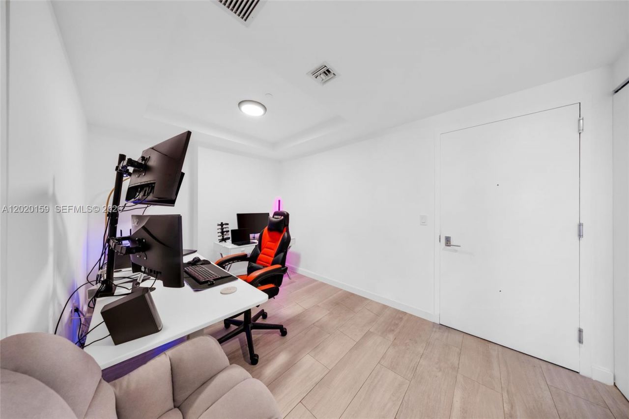 55 SW 9th St, Unit 1804, Miami, FL 33130 Photo
