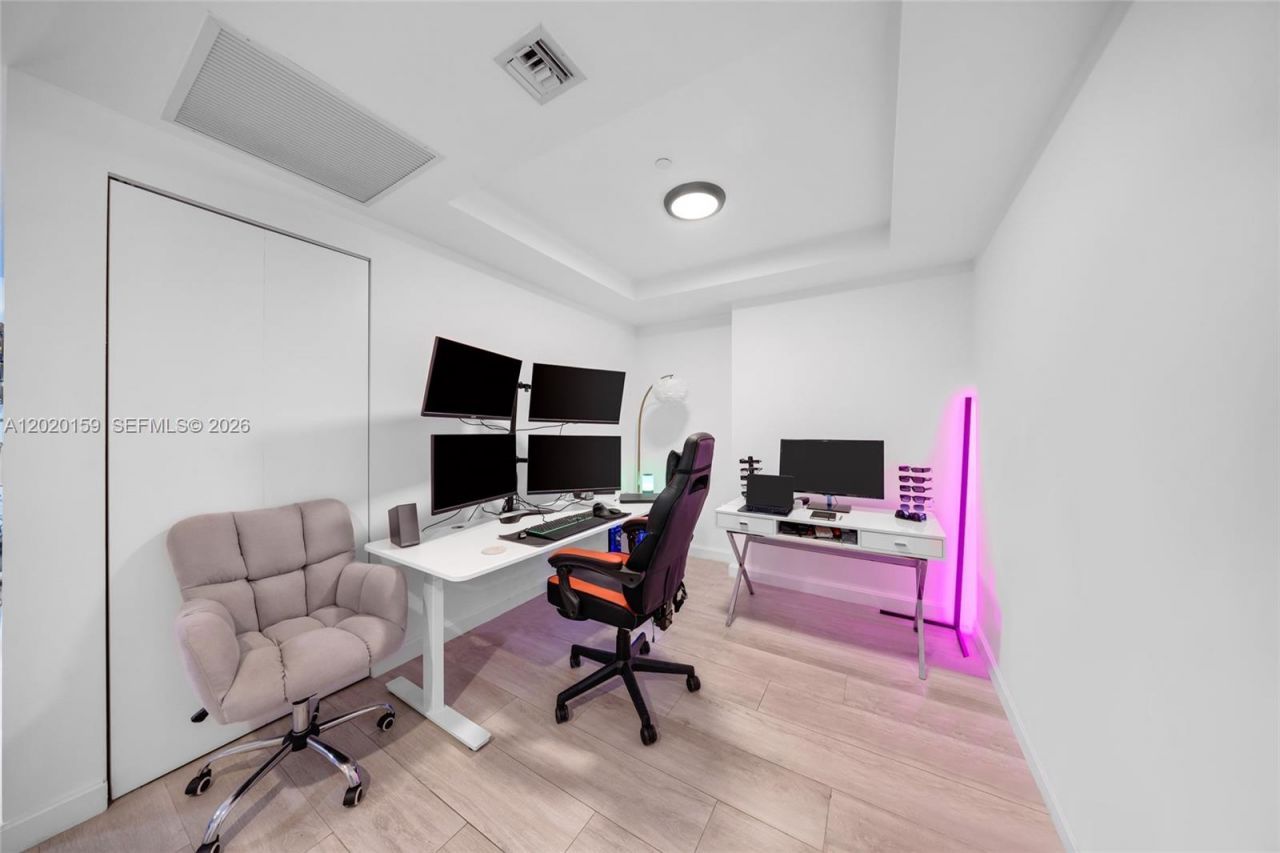 55 SW 9th St, Unit 1804, Miami, FL 33130 Photo