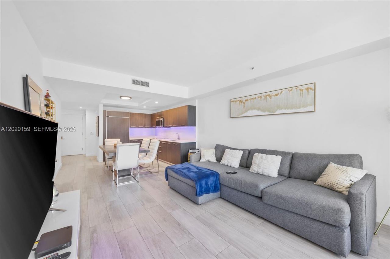 55 SW 9th St, Unit 1804, Miami, FL 33130 Photo