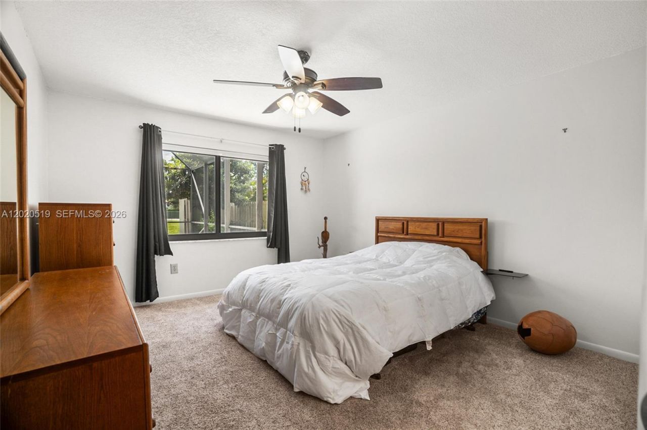 1070 Cedar Creek Way, Davie, FL 33325 Photo